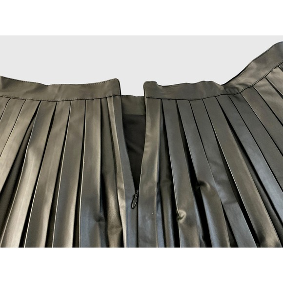 Fashion Nova Black Faux Leather Pleated Mini Skirt Plus Size 3XL Accordion Edgy - Picture 7 of 9